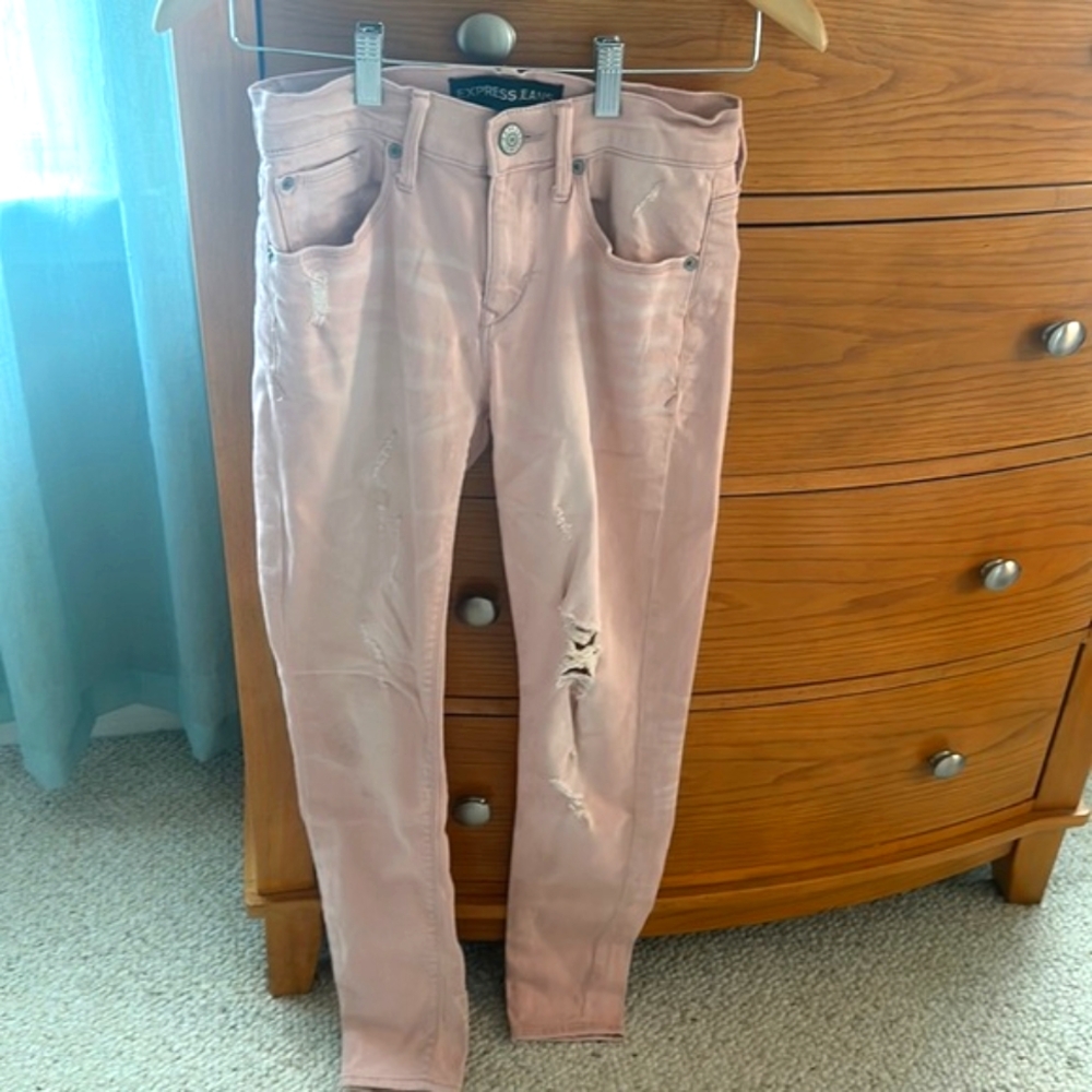 Express Women’s size 0R Light Pink distressed leggings, worn once!